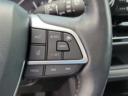 Used 2022 Toyota Highlander Platinum AWD/4WD image 14