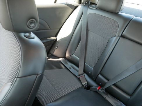 Used 2016 Chevrolet Malibu LT image 12