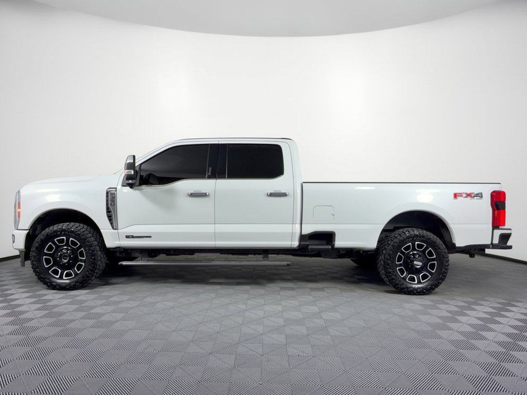 Used 2023 Ford F350 Platinum AWD/4WD image 2