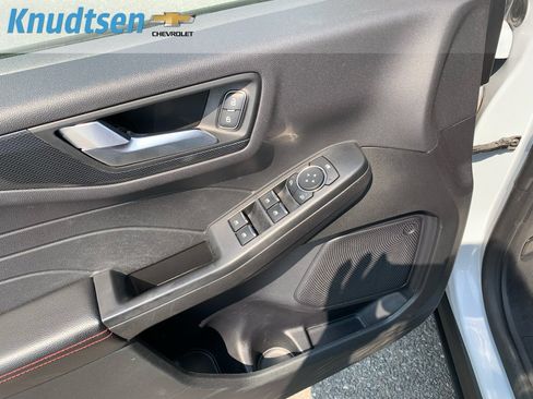 Used 2025 Ford Escape ST-Line Select AWD/4WD image 21