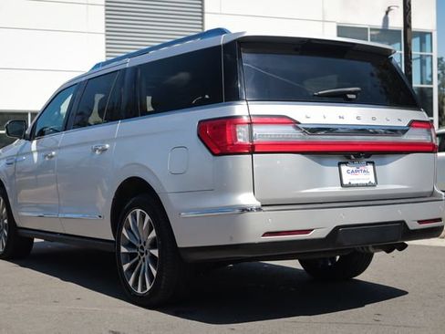 Used 2018 Lincoln Navigator L Select w/ Technology Package AWD/4WD image 19