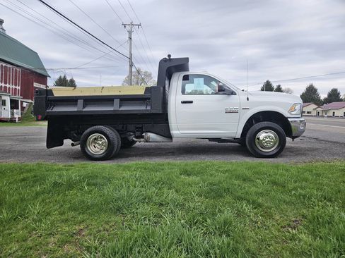 Used 2018 RAM 3500 Tradesman w/ Chrome Appearance Group AWD/4WD image 4