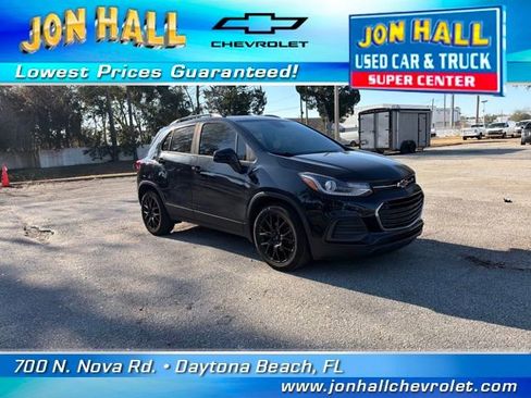 Used 2021 Chevrolet Trax LT w/ Sport Edition image 13