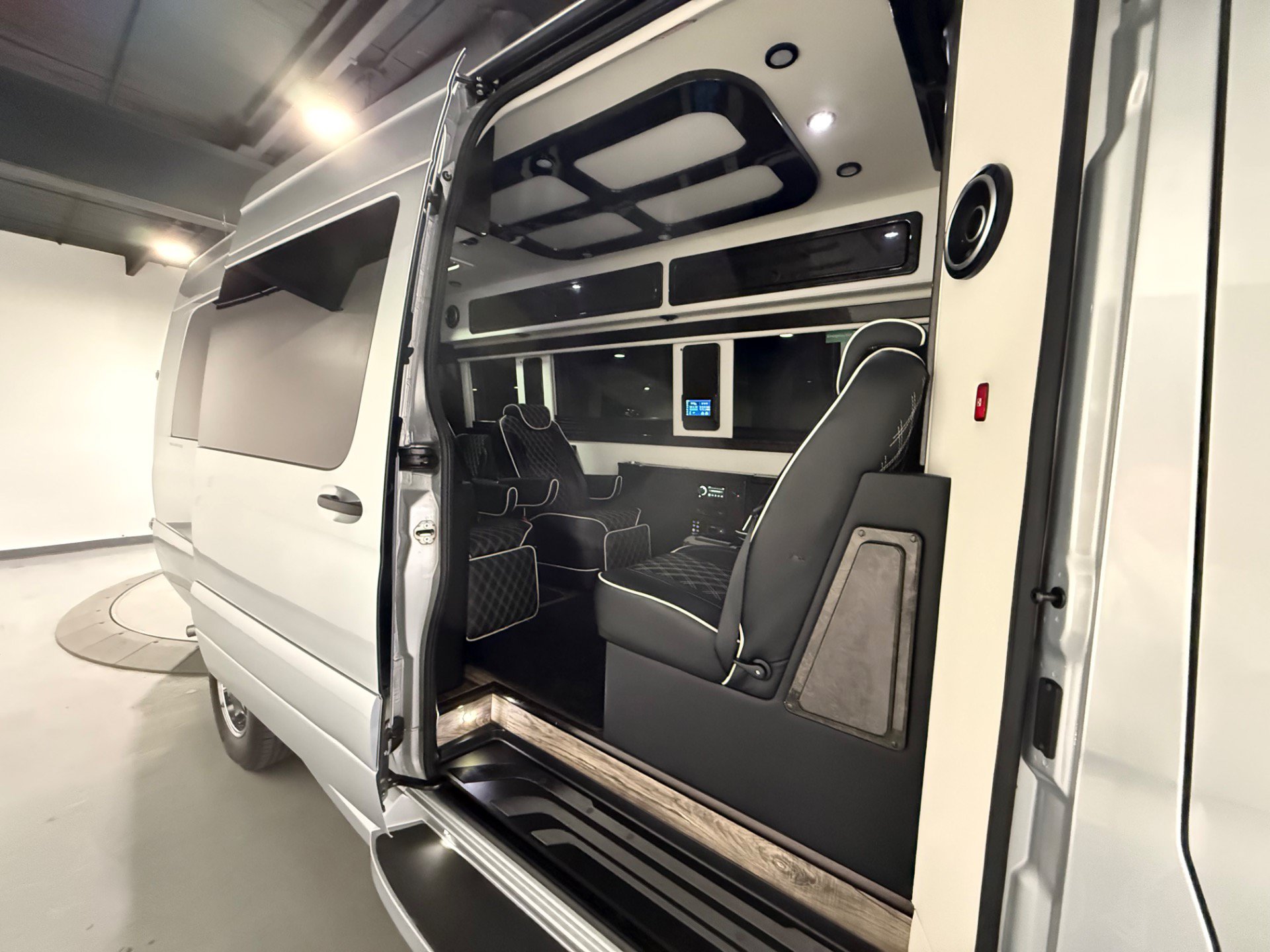 Used 2019 Mercedes-Benz Sprinter 4x4 170 image 49