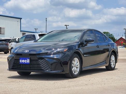 Used 2026 Toyota Camry LE FWD image 2