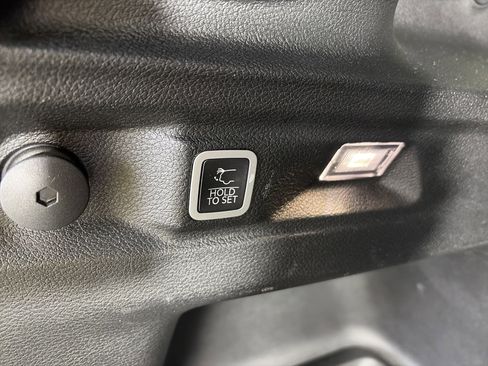Used 2023 Jeep Grand Cherokee L Laredo AWD/4WD image 16