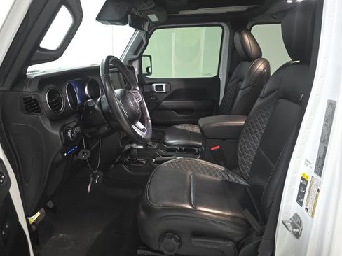 Used 2022 Jeep Wrangler Unlimited Sahara AWD/4WD image 8