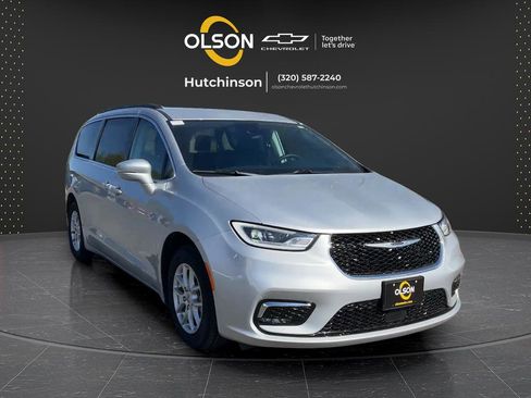 Used 2022 Chrysler Pacifica Touring-L FWD image 22