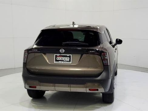 Certified 2025 Nissan Kicks SV FWD image 7