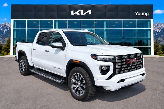 Used 2024 GMC Canyon Denali AWD/4WD image 1