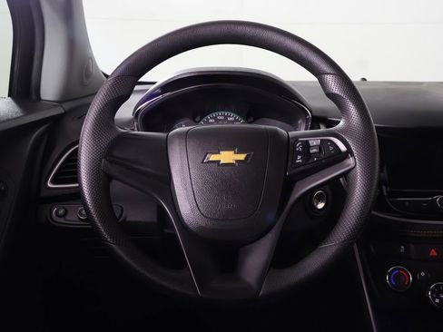 Used 2022 Chevrolet Trax LS AWD/4WD image 31