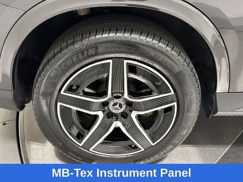 Certified 2025 Mercedes-Benz GLC 300 image 19