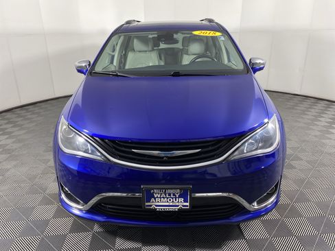 Used 2018 Chrysler Pacifica Limited w/ Advanced Safetytec Group image 12