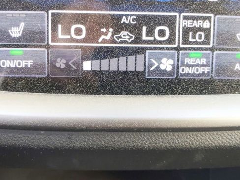 Used 2023 Subaru Ascent Premium image 25