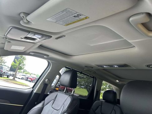 Used 2021 Kia Telluride SX w/ Towing Package FWD image 14