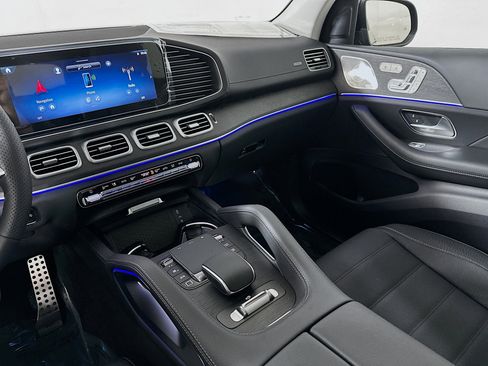 New 2026 Mercedes-Benz GLS 450 4MATIC image 25