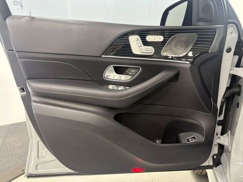 Used 2024 Mercedes-Benz GLS 450 4MATIC image 5