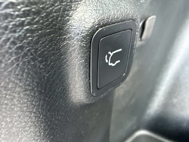 Used 2022 Jeep Cherokee Limited AWD/4WD image 22