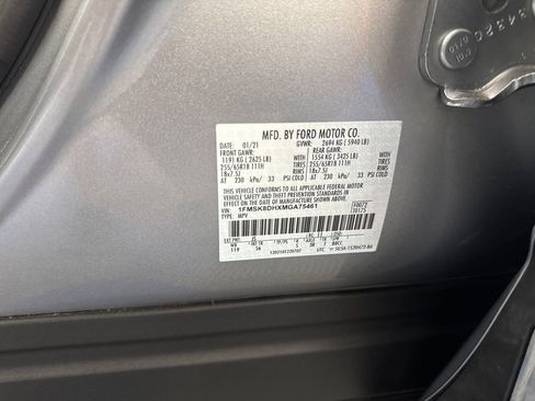 Certified 2021 Ford Explorer XLT w/ Equipment Group 202A AWD/4WD image 31