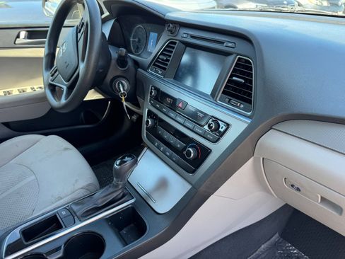 Used 2016 Hyundai Sonata SE FWD image 16