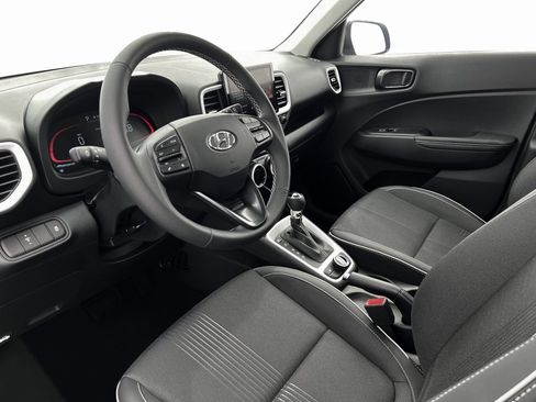 New 2025 Hyundai Venue Limited image 14