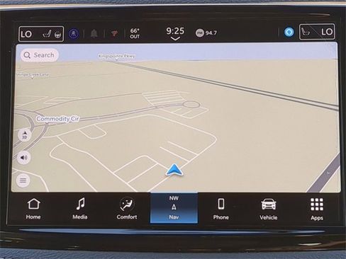 New 2026 Chrysler Pacifica Limited w/ Uconnect Theater Family Group image 30