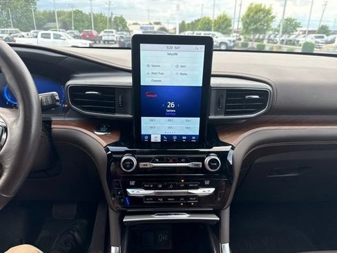 Used 2021 Ford Explorer King Ranch w/ Premium Technology Package AWD/4WD image 22