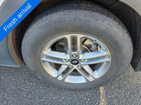 Used 2017 Hyundai Santa Fe Sport w/ 2.4L Tech Package 04 image 9