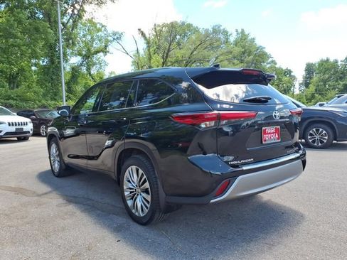 Used 2022 Toyota Highlander Platinum AWD/4WD image 5