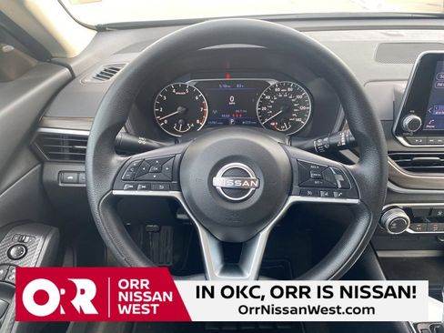 Used 2024 Nissan Altima 2.5 SV image 23