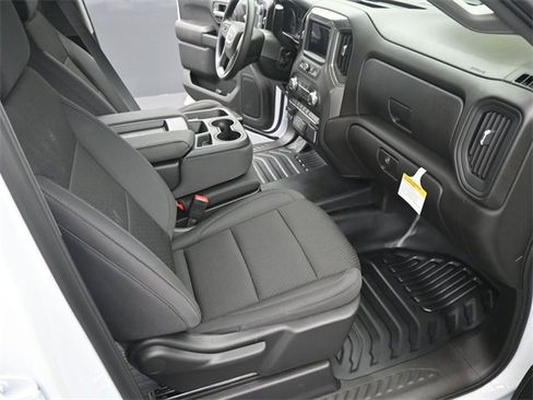 New 2026 GMC Sierra 2500 Pro w/ Convenience Package image 17