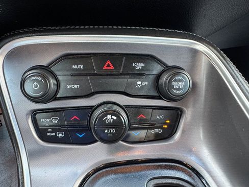 Used 2019 Dodge Challenger SXT image 25