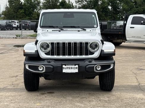 Used 2025 Jeep Wrangler Unlimited Sahara AWD/4WD image 12