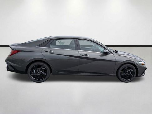 New 2026 Hyundai Elantra SEL Sport Premium FWD image 3