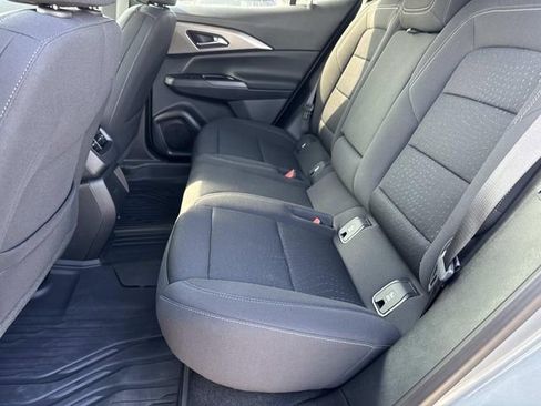 Used 2025 Chevrolet Equinox EV LT image 11