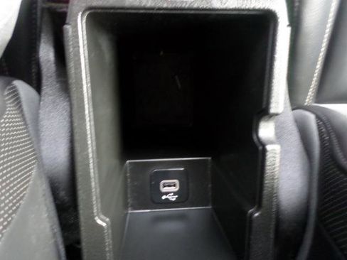 Used 2015 Jeep Renegade Limited w/ Advanced Technology Group image 25