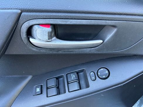 Used 2013 MAZDA MAZDA3 i SV image 14