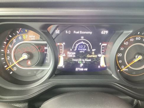 Used 2024 Jeep Gladiator Rubicon w/ Technology Group AWD/4WD image 20