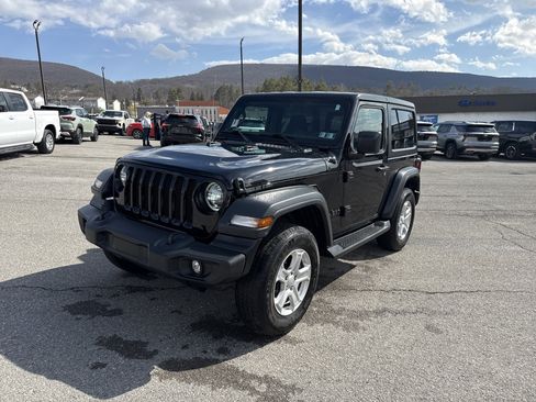 Used 2021 Jeep Wrangler Sport S image 8