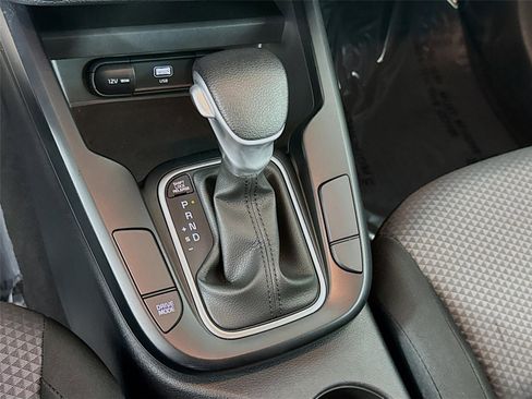 Certified 2025 Kia Soul LX w/ LX Technology Package FWD image 17