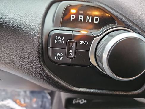 Used 2024 RAM 2500 Big Horn AWD/4WD image 36