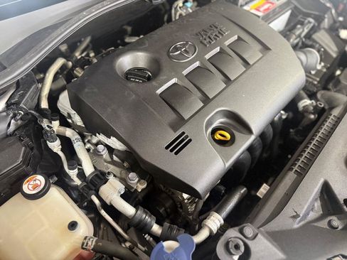 Used 2018 Toyota C-HR XLE FWD image 34