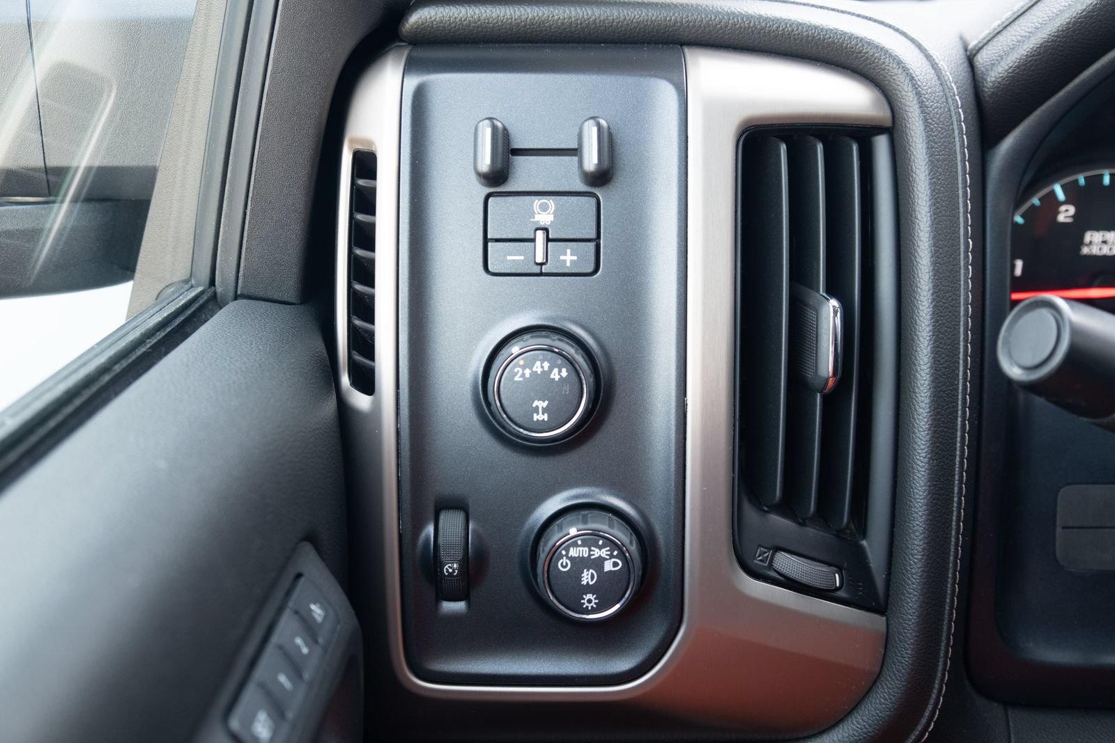 Used 2017 GMC Sierra 3500 Denali AWD/4WD image 10