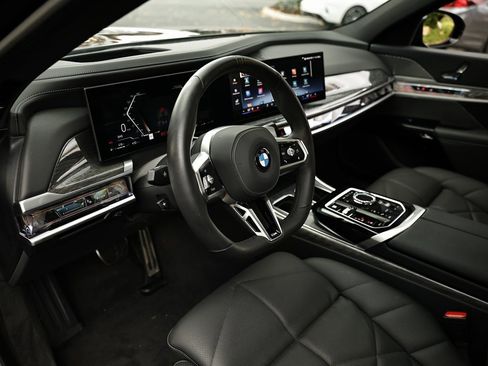Used 2025 BMW 740i w/ Premium Package image 19