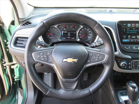 Used 2018 Chevrolet Equinox Premier image 17