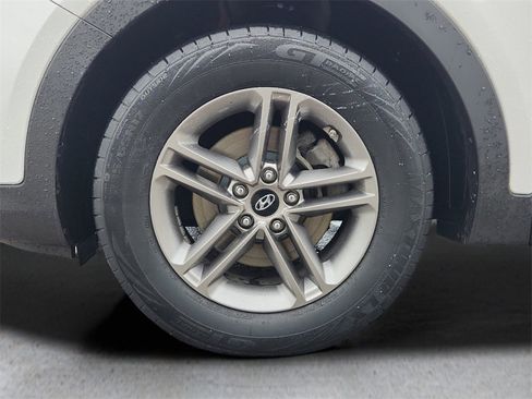 Used 2017 Hyundai Santa Fe Sport image 10