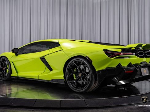 Used 2024 Lamborghini Revuelto image 21
