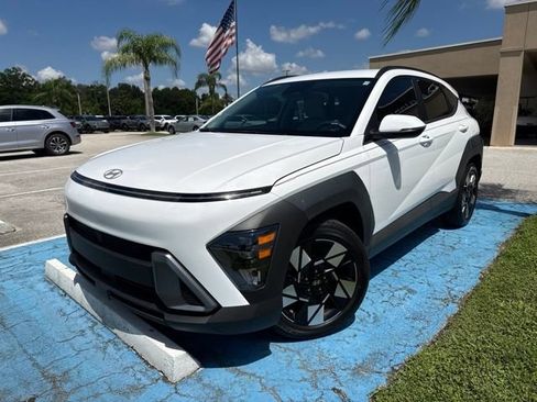 Used 2024 Hyundai Kona SEL w/ Convenience Package FWD image 3