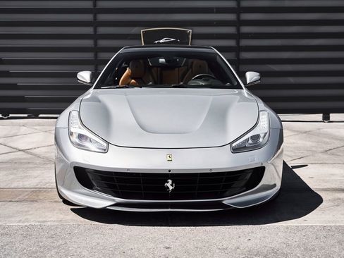 Used 2018 Ferrari GTC4Lusso AWD/4WD image 15