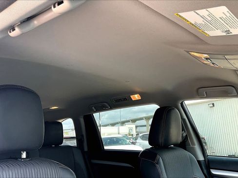 Used 2017 Toyota Highlander Plus image 14